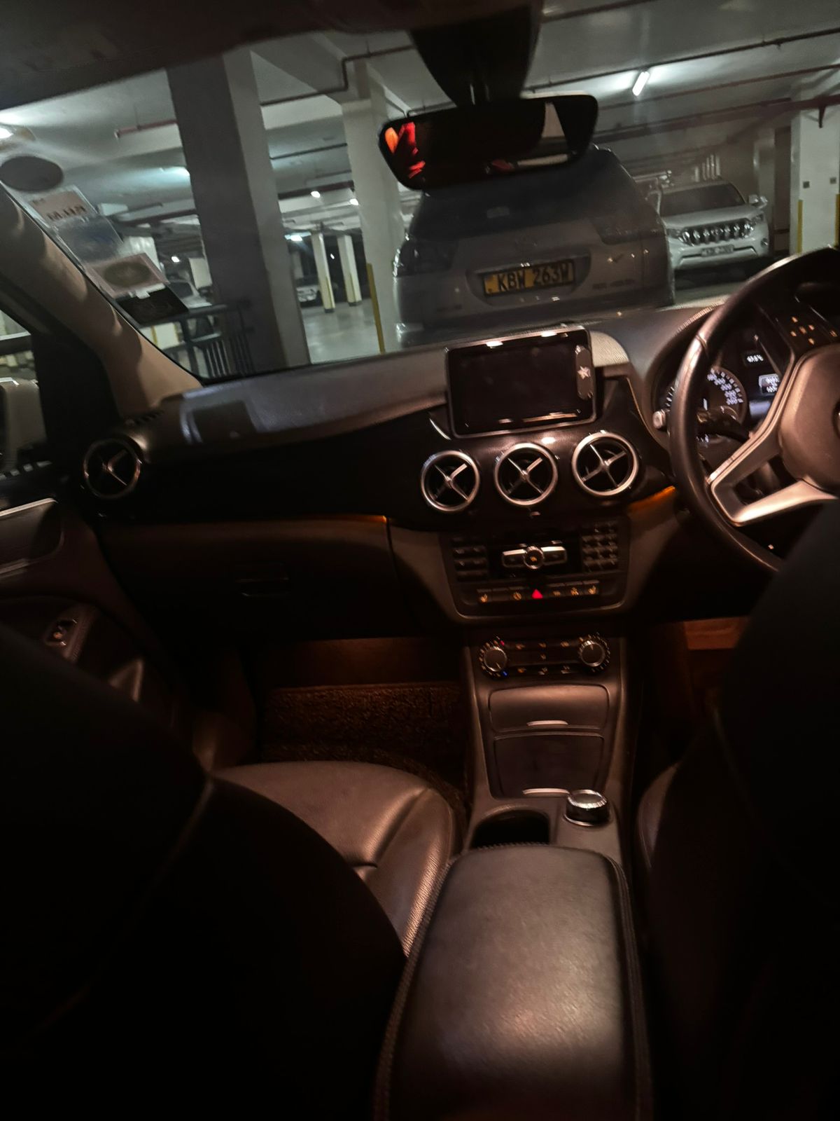 Mercedes-Benz B180 2014