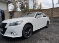Toyota Crown Athlete 2015