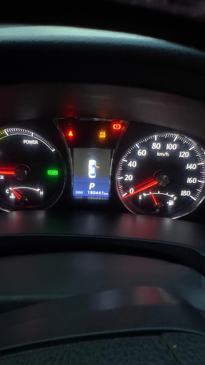 Toyota Crown Athlete 2015