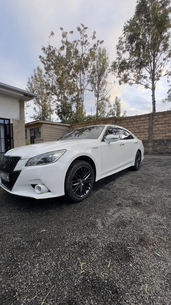 Toyota Crown Athlete 2015