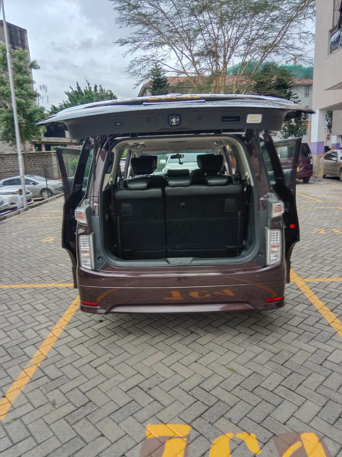 Nissan Elgrand 2015