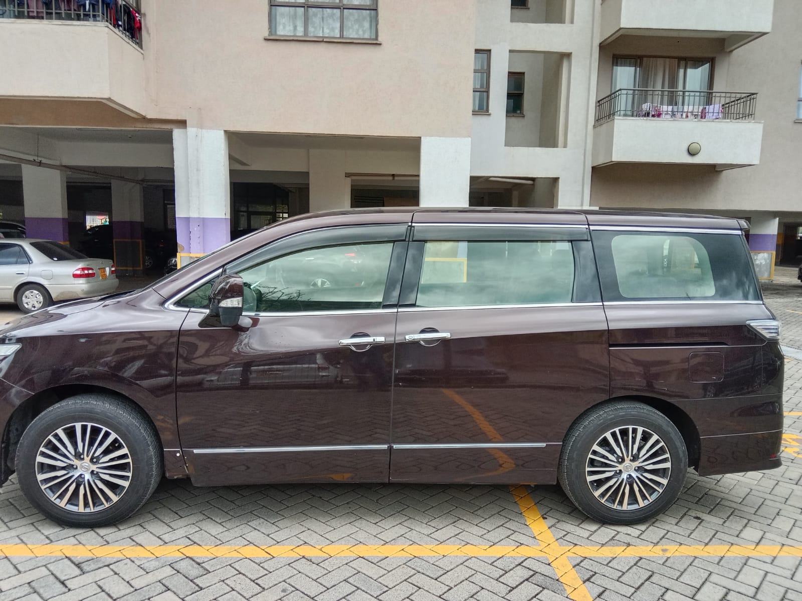 Nissan Elgrand 2015