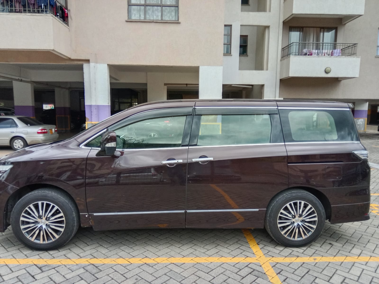 Nissan Elgrand 2015
