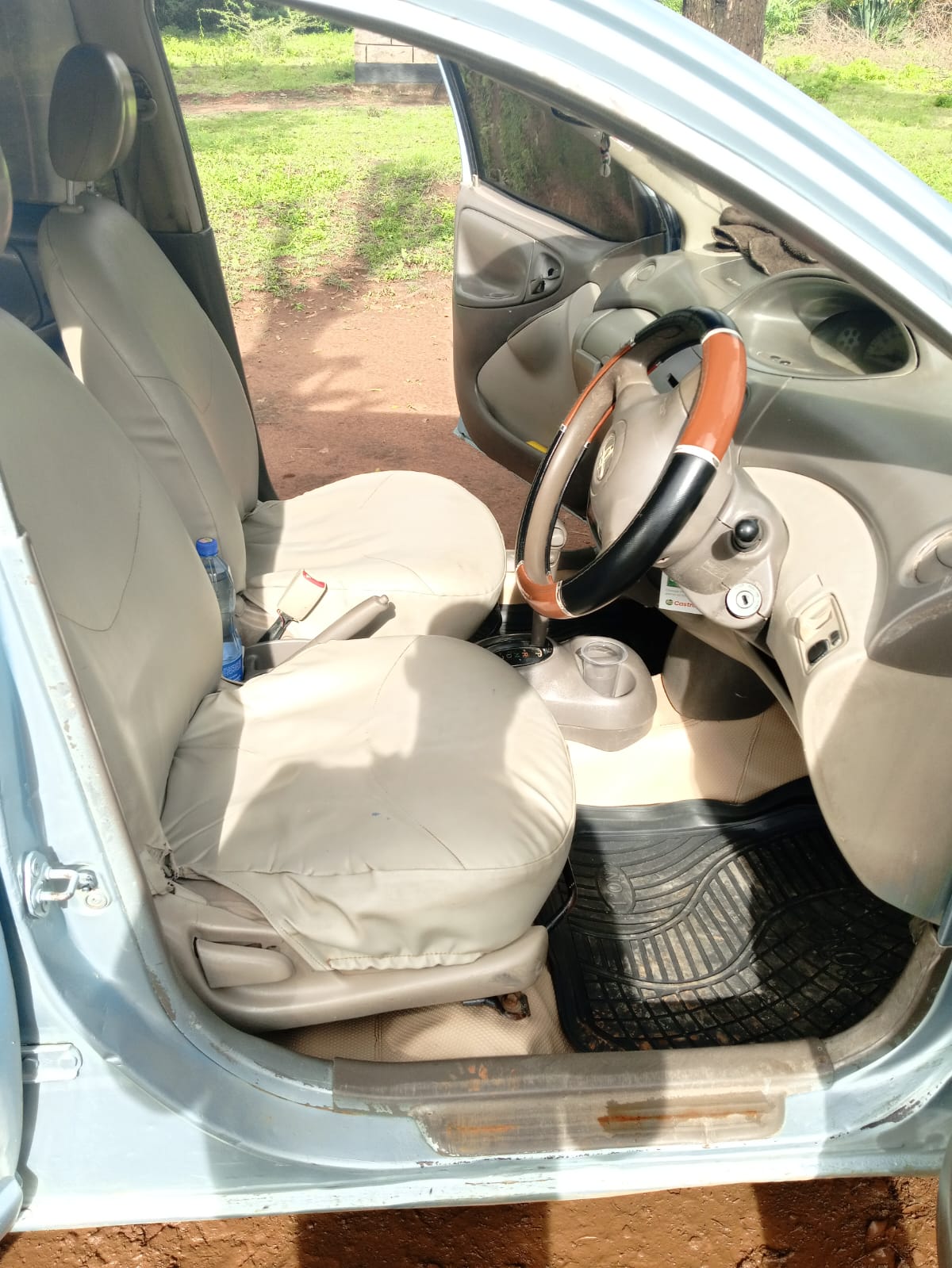 Toyota Platz 2004