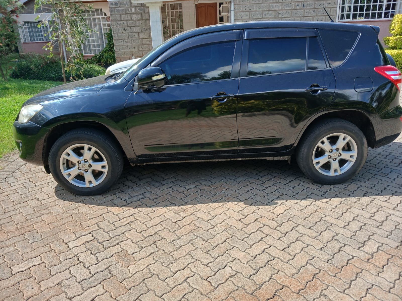 Toyota RAV4 2011