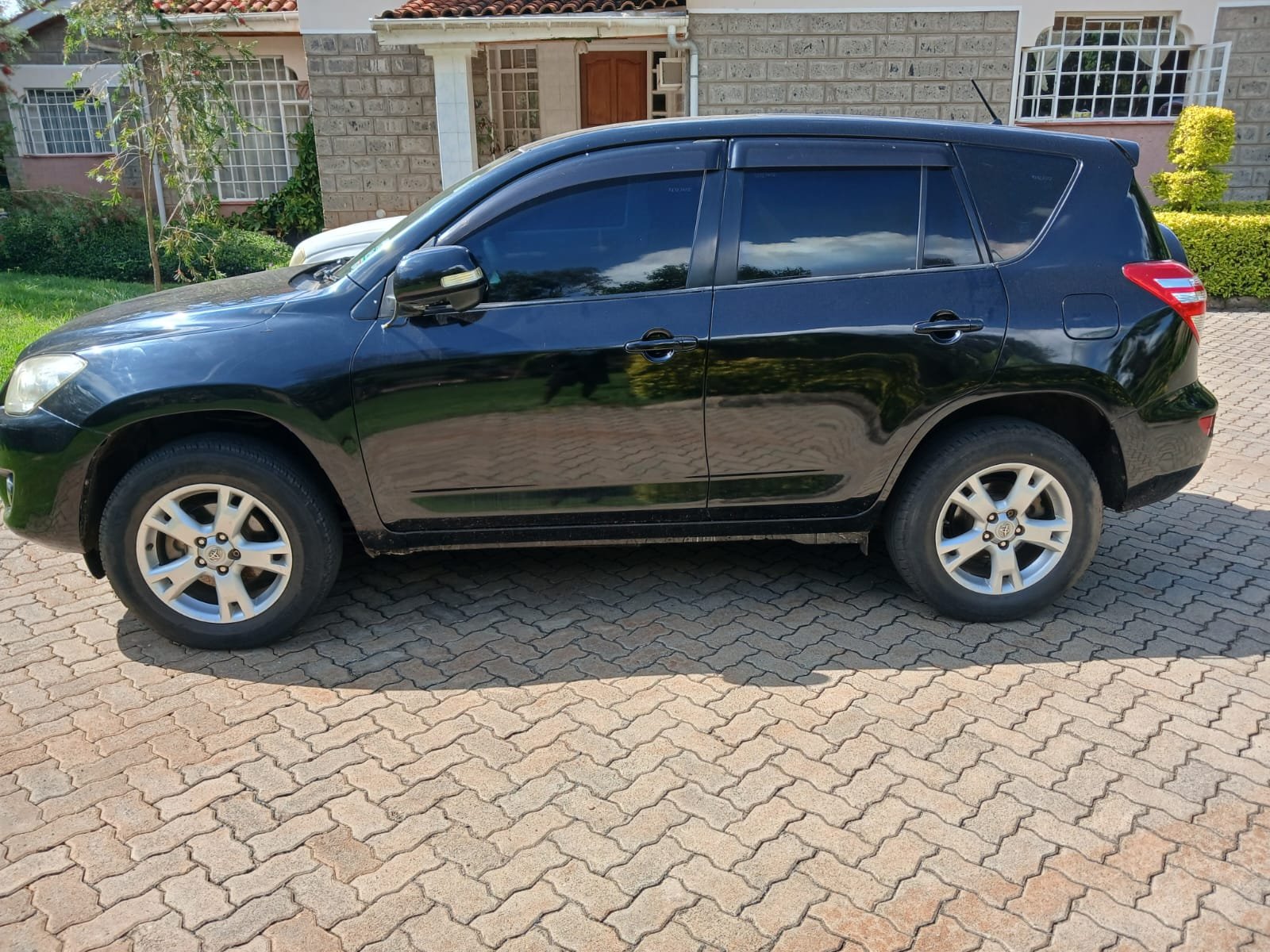 Toyota RAV4 2011
