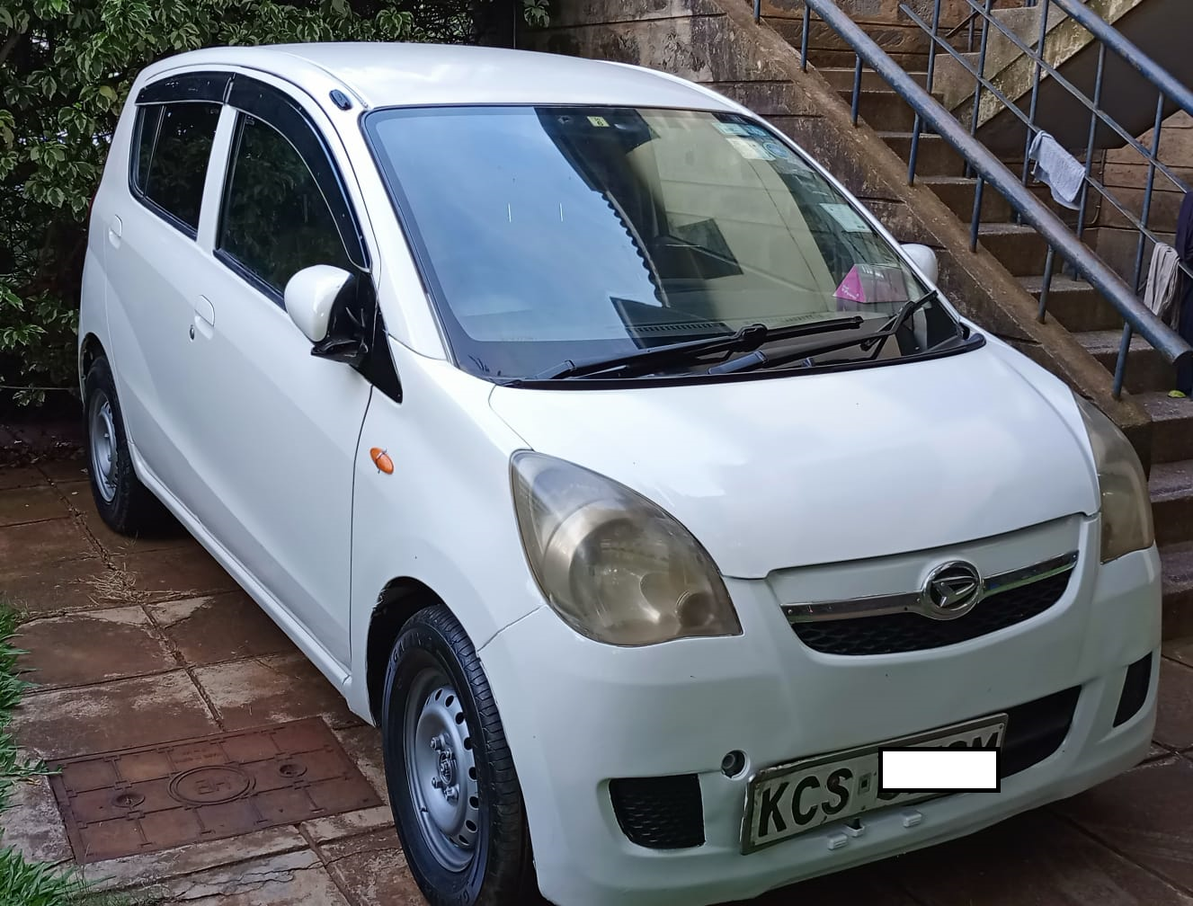 Daihatsu Mira 2011