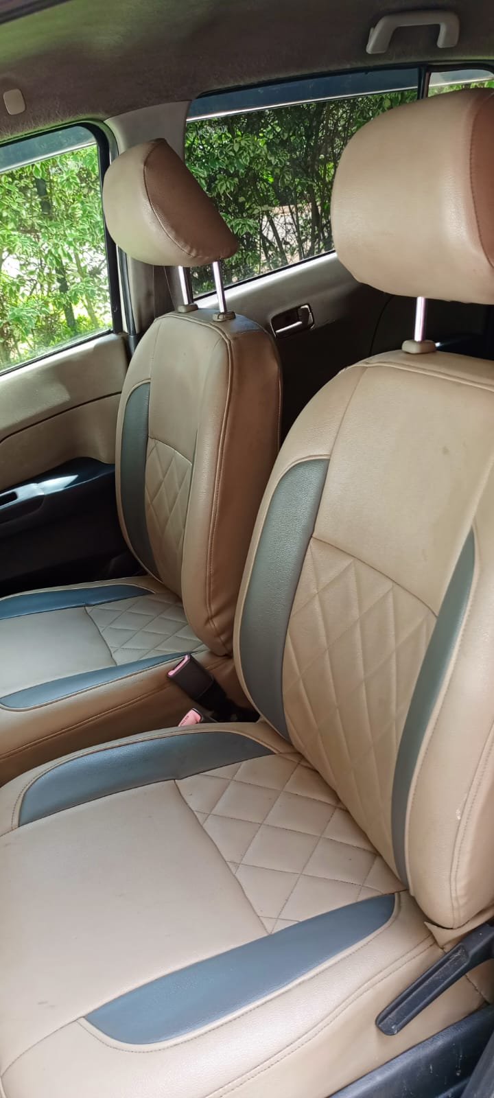 Daihatsu Mira 2011